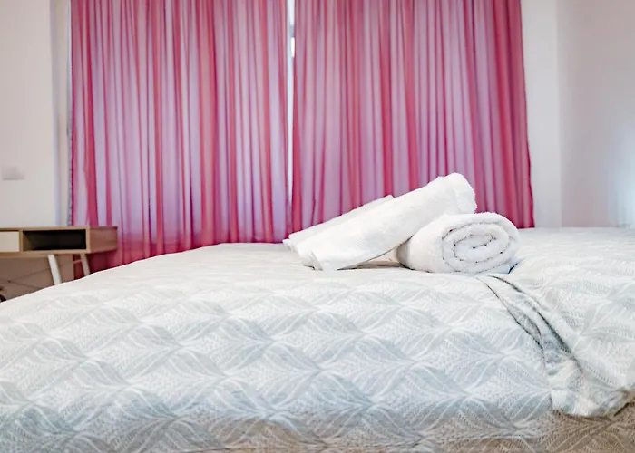 Modern Oasis Near Park & Stadium