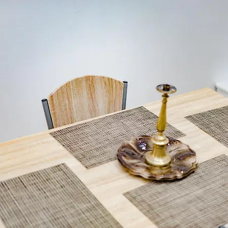 Modern Oasis Near Park & Stadium アパート ティラナ