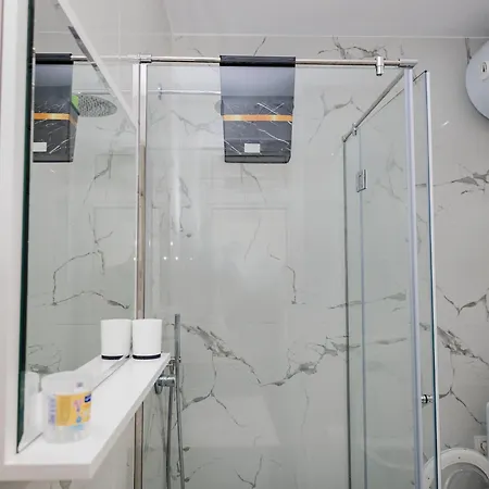 Modern Oasis Near Park & Stadium * Tiran