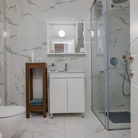 Modern Oasis Near Park & Stadium